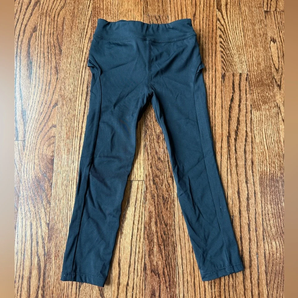 Girls Black Stretchy Athletic Leggings - Cute Ruffle Back - Size 3t